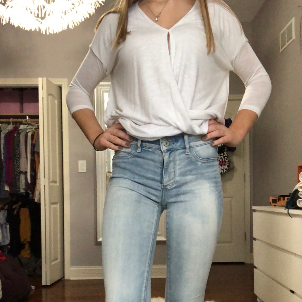 Classy long sleeve Abercrombie Top! 💫